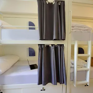  אכסניה Room00
