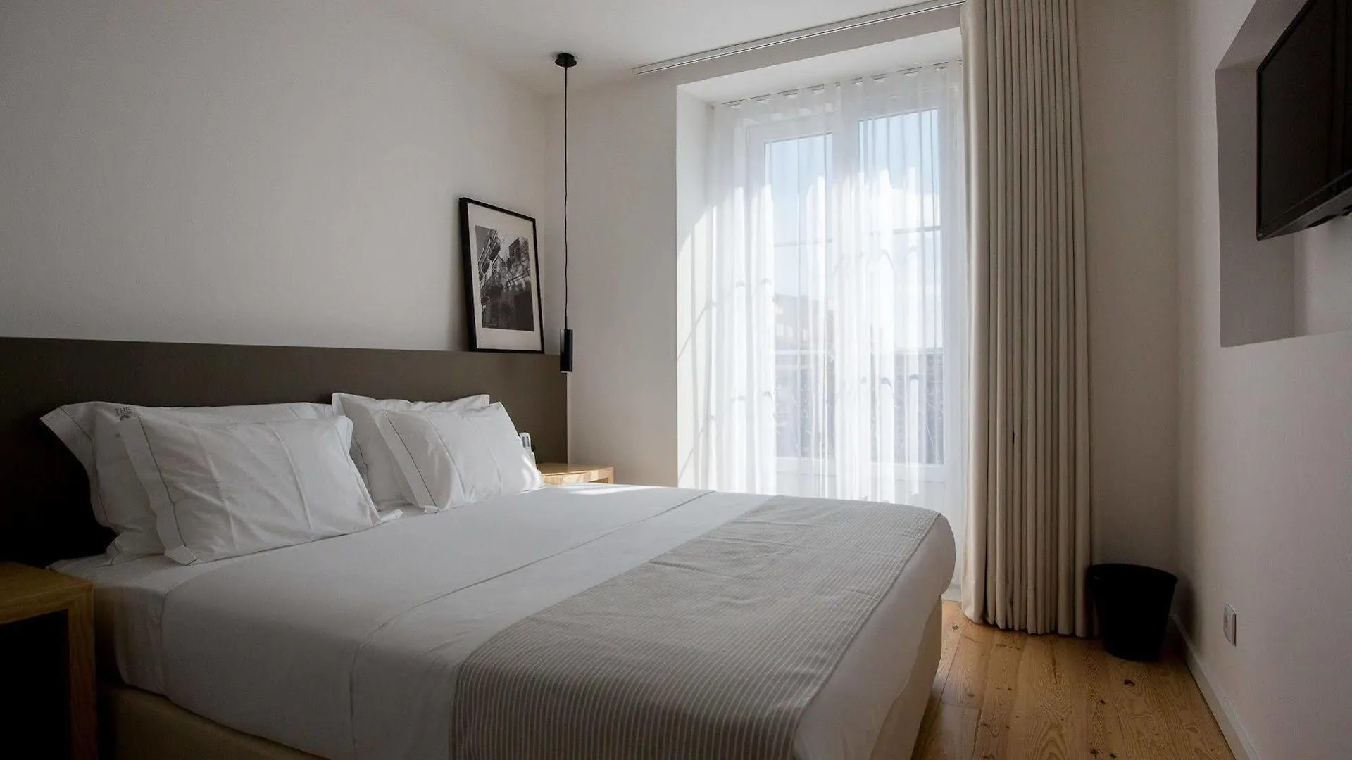 The 8 - Downtown Suites Lizbona 5*,  Portugalia